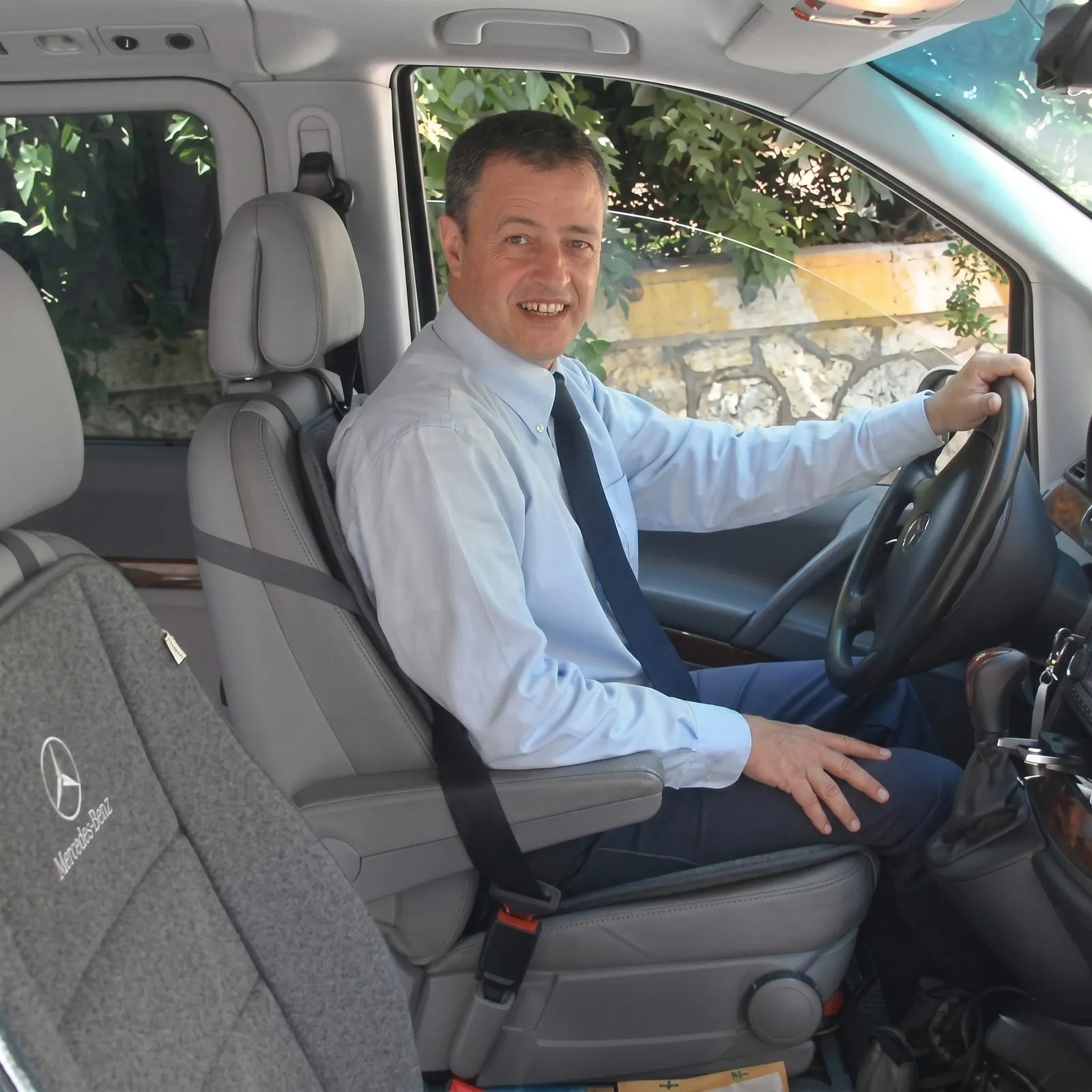 Stefano Scalas alla guida del Mercedes Vito Tourer