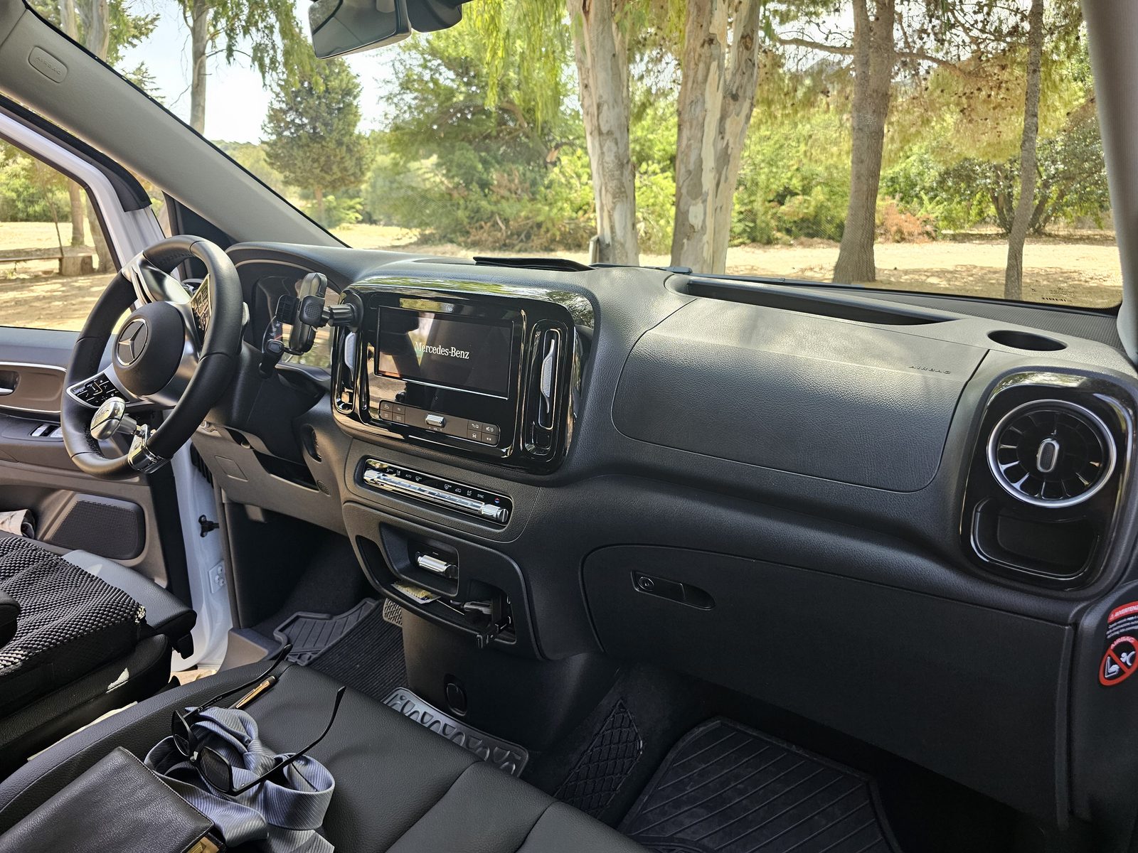 Mercedes Vito Tourer 2025 dashboard