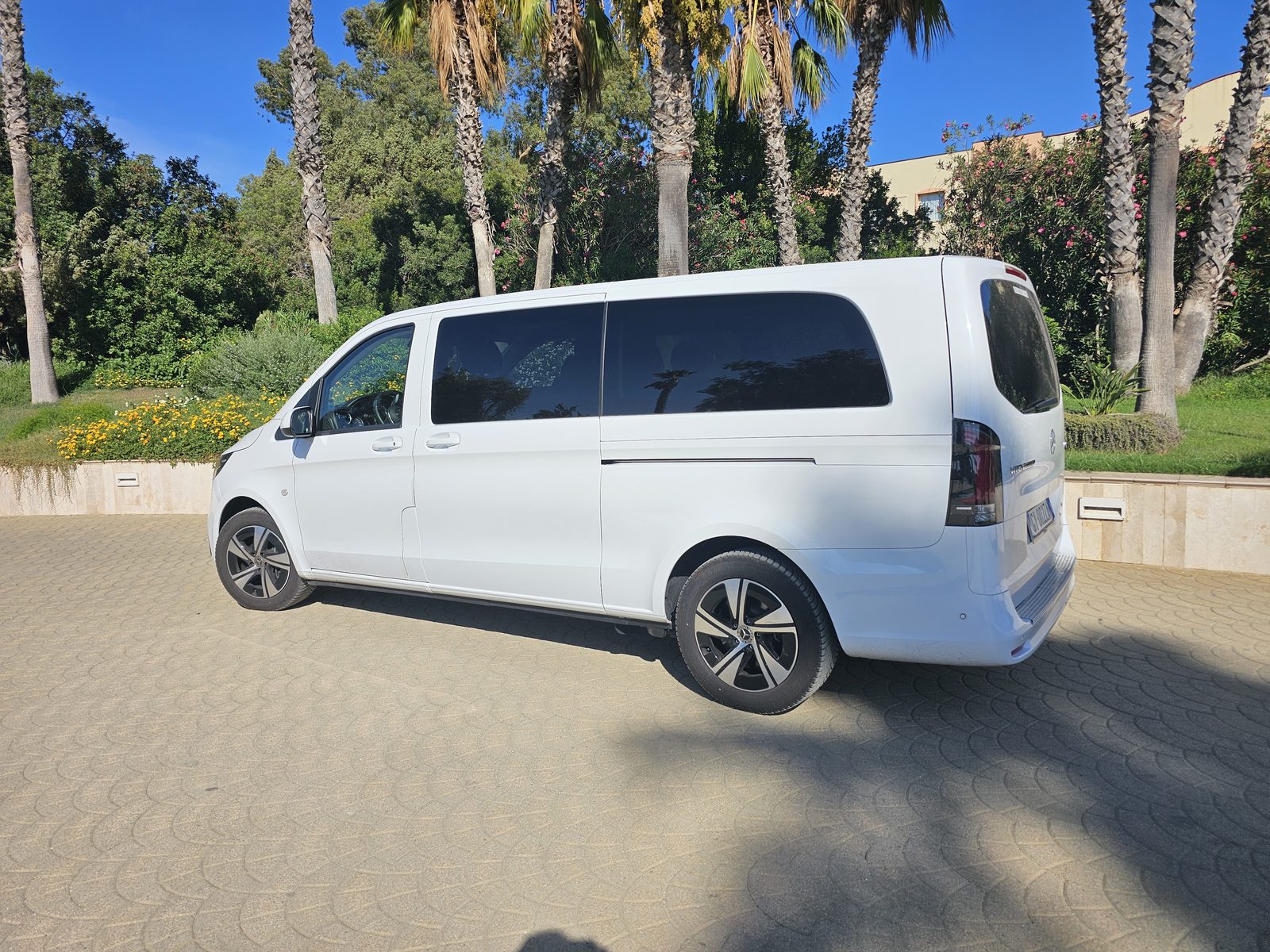 Vito Tourer side view at the Pullman Timi Ama, Villasimius